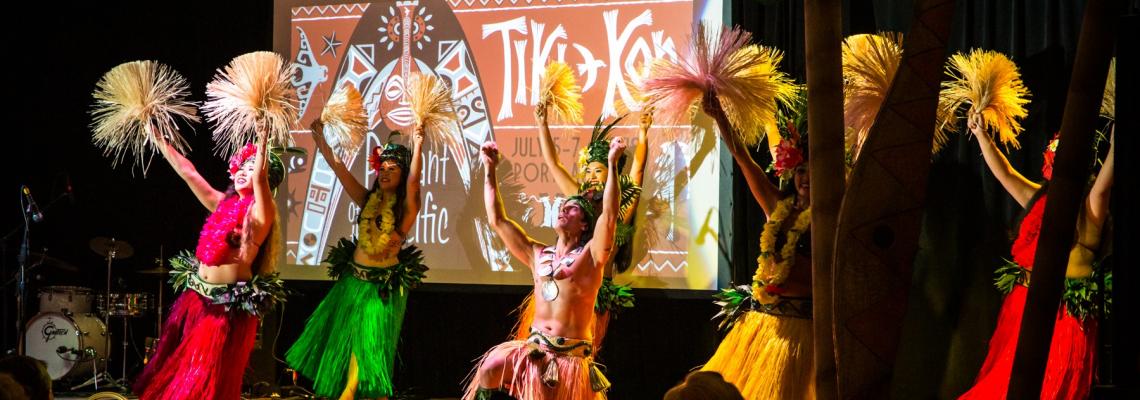 Teva Oriata performs at Tiki Kon in 2019